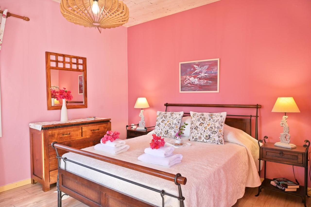 Villa Ireni Waterfont ฟิสคาร์โด ภายนอก รูปภาพ