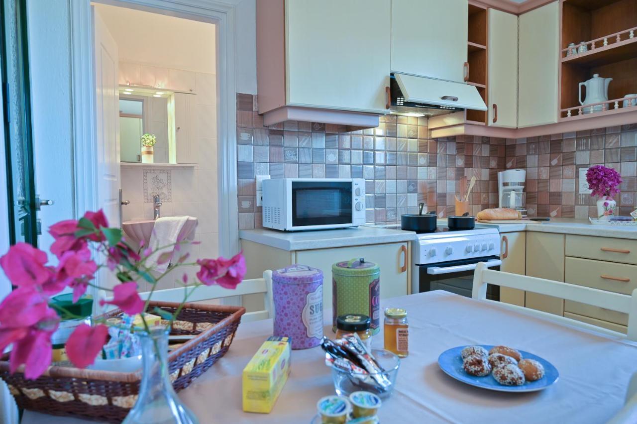Villa Ireni Waterfont ฟิสคาร์โด ภายนอก รูปภาพ