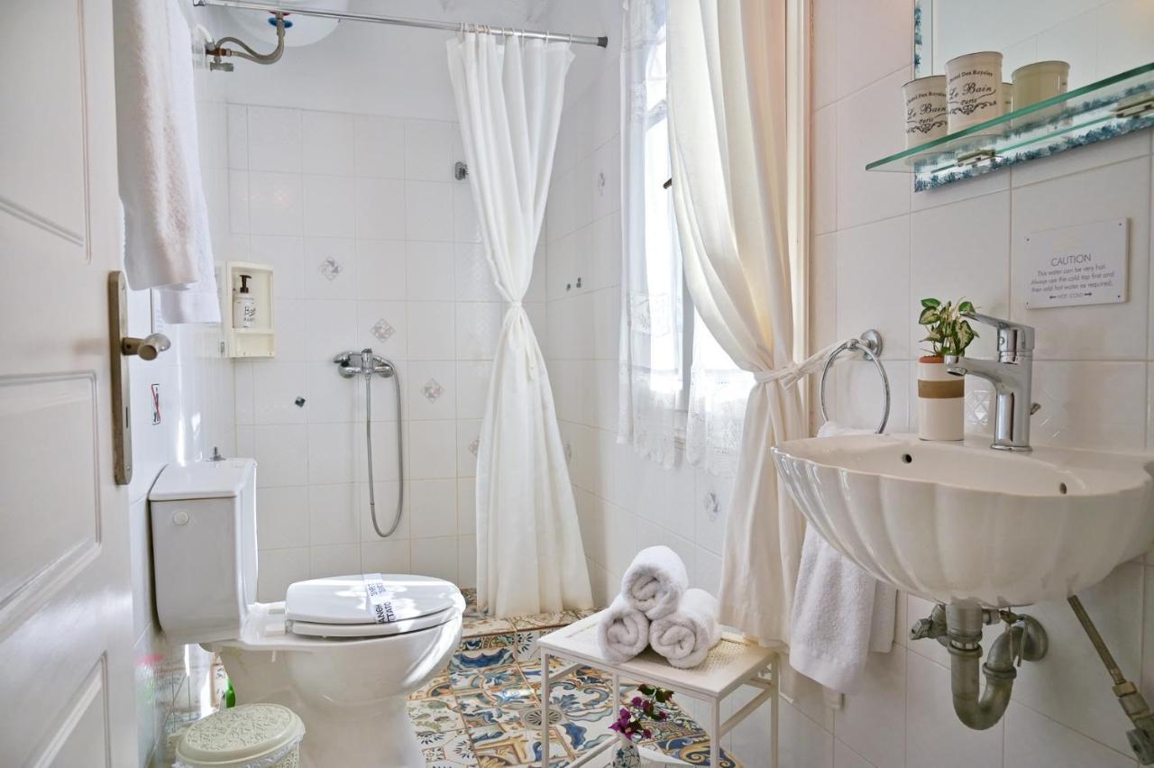 Villa Ireni Waterfont ฟิสคาร์โด ภายนอก รูปภาพ