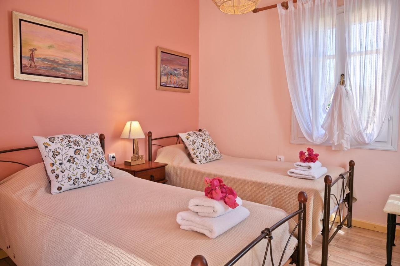 Villa Ireni Waterfont ฟิสคาร์โด ภายนอก รูปภาพ
